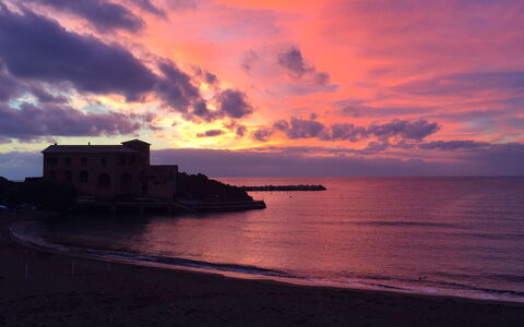 Nina Home - Levanto: Sky, Water, Horizon, Body Of Water, Afterglow, Dusk, Sunset, Sea, Coastal And Oceanic Landforms