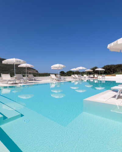 Stintino 637: Water, Sky, Swimming Pool, Azure, Umbrella, Outdoor Furniture, Sunlounger, Shade, Building, Leisure