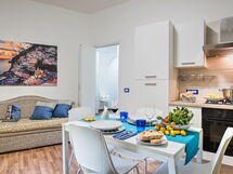 loving-times-apartment-sorrento-apartment-living-room