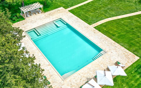 Villa Oria: Water, Plant, Swimming Pool, Green, Rectangle, Azure, Land Lot, Building, Grass, Urban Design
