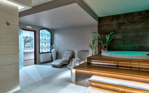 Villa Oria: Furniture, Property, Plant, Lighting, Interior Design, Comfort, Wood, Flooring, Floor, Living Room