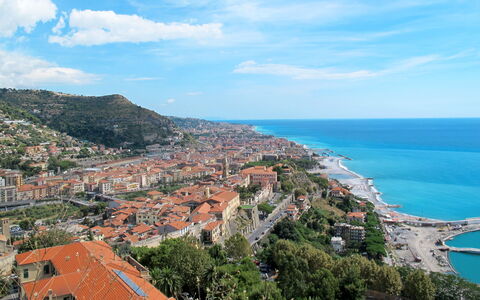 Ventimiglia 633: Sky, Cloud, Building, Water, Daytime, Blue, Nature, Azure, Tree, Plant
