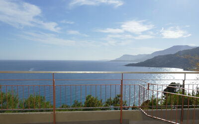 Ventimiglia 633: Sky, Cloud, Water, Water Resources, Property, Azure, Plant, Fence, Coastal And Oceanic Landforms, Sunlight