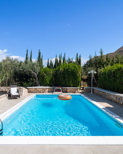 Nicole con Dependance: Water, Sky, Plant, Property, Swimming Pool, Azure, Body Of Water, Tree, Leisure, Natural Landscape