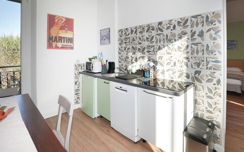 Accommodation:&nbsp;Tiffany 150.5