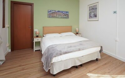 Accommodation:&nbsp;Tiffany 150.5