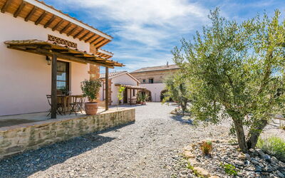 Accommodation:&nbsp;Solix 650.8