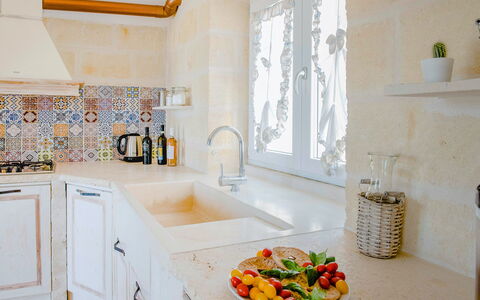 Villa Ofelia: Countertop, Tap, Sink, Cabinetry, Kitchen Sink, Property, Plumbing Fixture, Product, Food, Kitchen
