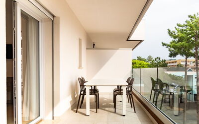 Accommodation:&nbsp;Iris Suite 755.5