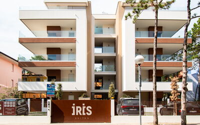 Accommodation:&nbsp;Iris Suite 755.5
