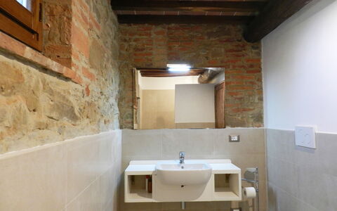 San Lorenzo: Brown, Tap, Sink, Property, Plumbing Fixture, Bathroom Sink, Bathroom, Wood, Lighting