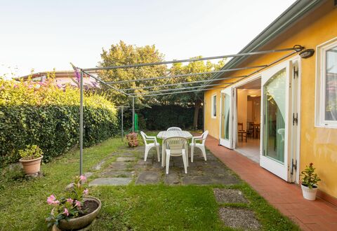 Villa Isola: Plant, Sky, Furniture, Window, Flowerpot, Building, Flower, Chair, Houseplant, Grass