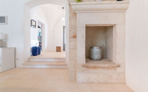 Masseria Tufo Bianco: Building, House, Floor, Flooring, Wood, Hall, Door, Plaster, Living Room