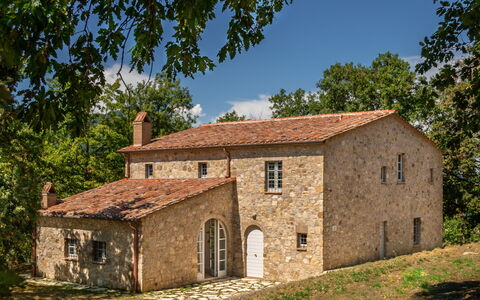Villa Lucarella: Grass, Tree, House, Home, Cottage, Farmhouse, Facade, Rural Area, Estate