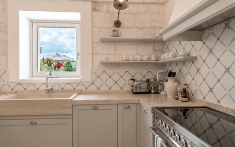 Villa Bellavista: Cabinetry, Countertop, Tap, Furniture, Kitchen Sink, Wood, Kitchen, Lighting, Interior Design, Sink