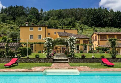 Villa Castellaccio: Water, Plant, Sky, Cloud, Property, Building, Window, Tree, Nature, Green