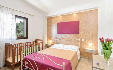 Villa Käthe Con Piscina Privata: Furniture, Building, Comfort, Wood, Textile, Plant, Interior Design, Lighting, Flooring, Bed Frame
