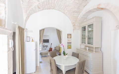 Romeo e Giulietta - Terrazza Vista Mare: Property, Furniture, Table, Building, Interior Design, Wood, Floor, Chair, Hall