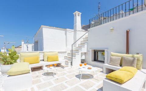 Romeo e Giulietta - Terrazza Vista Mare: Sky, Furniture, Plant, Building, Table, Couch, Interior Design, Outdoor Furniture, Living Room, Floor