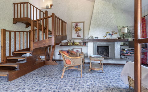 Villa Il Pesco: Furniture, Property, Building, Wood, Flooring, Interior Design, Table, Floor, Stairs, Chair
