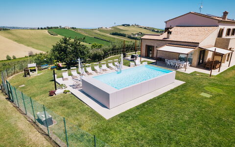 Villa Clair: Swimming Pool, Resort, Composite Material, Thermae, Leisure, Villa, Leisure Centre, Hotel, Eco Hotel, Sunlounger