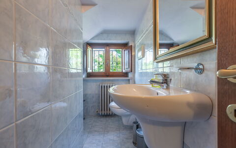 Villa Vagnini: Tap, Mirror, Plumbing Fixture, Property, Sink, Toilet, Bathroom, Bathroom Sink, Interior Design, Purple