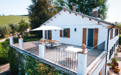 Villa La Picena: House, Home, Cottage, Estate, Porch, Balcony, Villa, Farmhouse, Shade, Fence