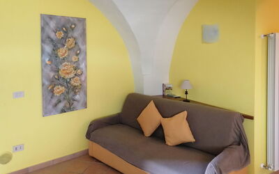 Accommodation:&nbsp;Giallo 26.2