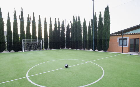 Villa Girgenti: Sky, Window, Plant, Tree, Land Lot, Grass, Flooring, Leisure, Grassland, Grass Family