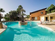 villa-girgenti-contrada-mendolito-pool