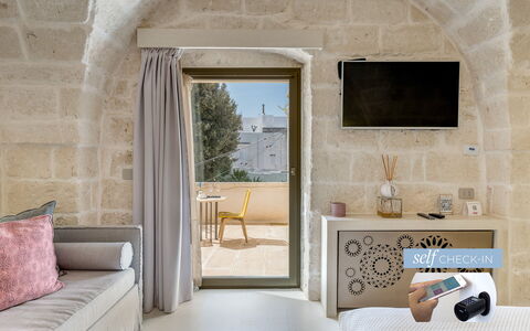 Accommodation:&nbsp;La Terra Junior Suite Con Terrazza 5