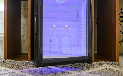 Vico Bianco Raro Rooms: Azure, Window, Wood, Water, Gas, Electric Blue, Glass, Rectangle