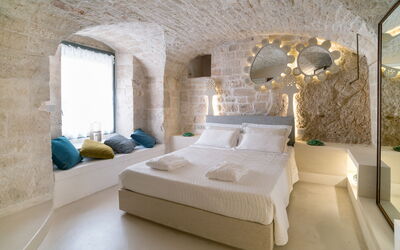 Accommodation:&nbsp;Room Romantic Grotta Dei Millenari 6