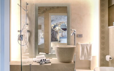 Accommodation:&nbsp;Room Romantic Grotta Dei Millenari 6