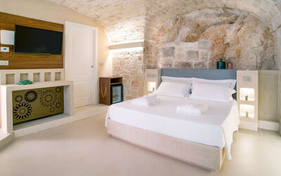 Accommodation:&nbsp;Room Romantic Grotta Sant'oronzo 7