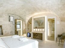 Accommodation:&nbsp;Room Romantic Grotta D'Agnano 8