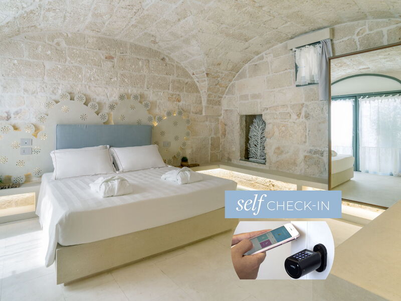 Accommodation:&nbsp;Room Romantic Grotta D'Agnano 8