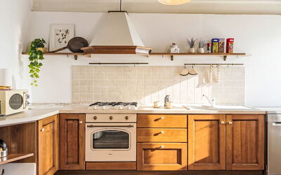Accommodation:&nbsp;Popa 14.3
