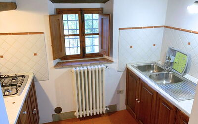 Le Fonti 2: Kitchen, Kitchen Appliance, Wood, Major Appliance, Kitchen Sink, Countertop, Flooring, Kitchen Stove, Stove, Gas Stove