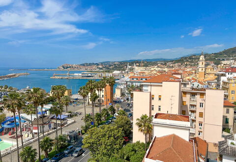 Vista Mare Borgo Peri: Cloud, Water, Sky, Building, Daytime, Property, Blue, Window, Tree, Architecture