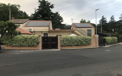 Villa Saponara: Residential Area, House, Home, Suburb, Driveway, Gate, Home Fencing