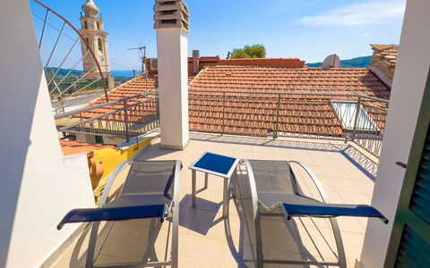 La Casetta Di Emma - Villa Faraldi: Sky, Property, Blue, Azure, Building, Shade, Wood, Outdoor Furniture, House, Sunlight