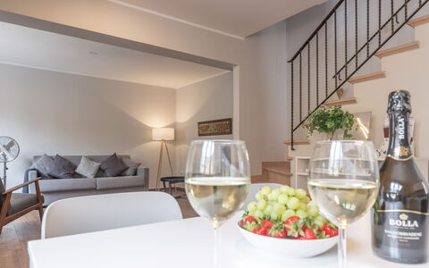 Casa Del Porto: Food, Property, Bottle, Tableware, Table, Interior Design, Ingredient, Comfort, Countertop