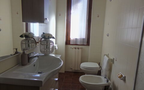 Il Campanile: Plumbing Fixture, Sink, Tap, Bathroom Sink, Mirror, Bathroom, Purple, Building, Interior Design, Bathroom Cabinet