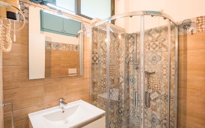Accommodation:&nbsp;Mono Garden 650.2