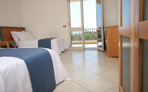 Accommodation:&nbsp;Baraka Apartments Mono 5