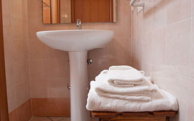 Accommodation:&nbsp;Baraka Apartments Mono 6