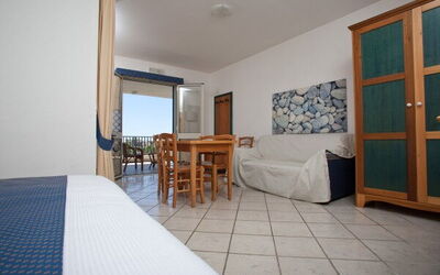 Accommodation:&nbsp;Baraka Apartments Mono 8