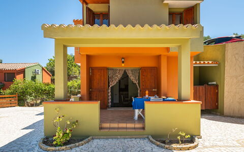 Luli: Plant, Sky, Building, Shade, Interior Design, Real Estate, Facade, Leisure, House, Landscape