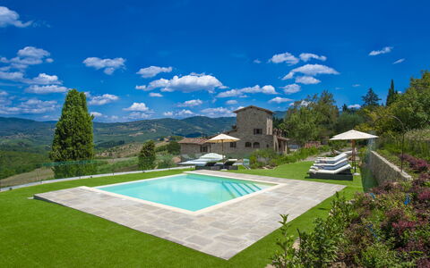 La Torre Di Panzano: Sky, Cloud, Plant, Property, Building, Azure, Land Lot, Tree, Natural Landscape, Grass